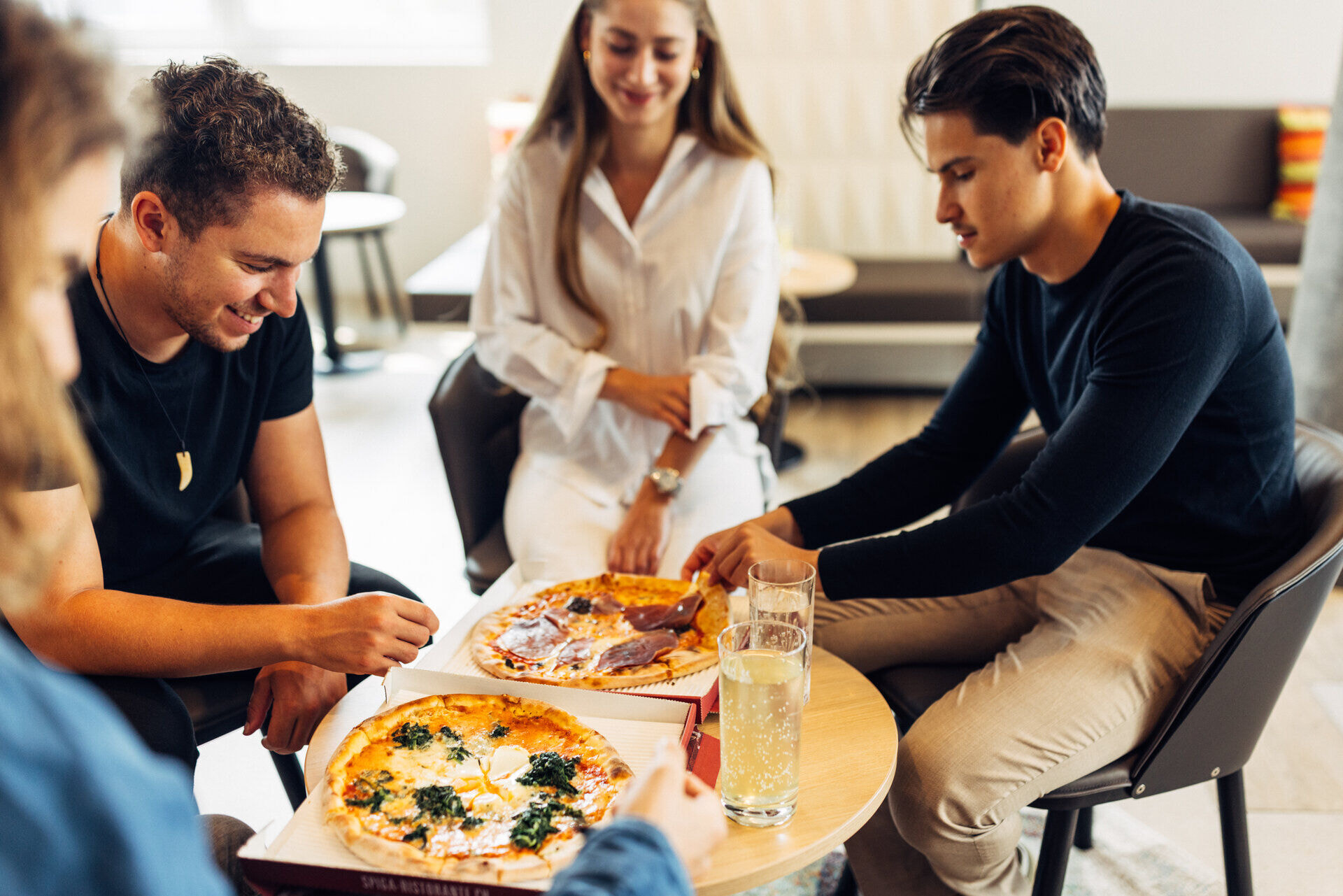 harryshome_limmattal_23_danielzangerl-_267